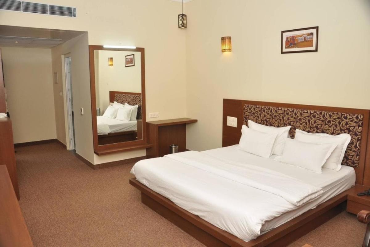 Neelkanth'S Bagar Inn Resort Jhunjhunu Exterior photo